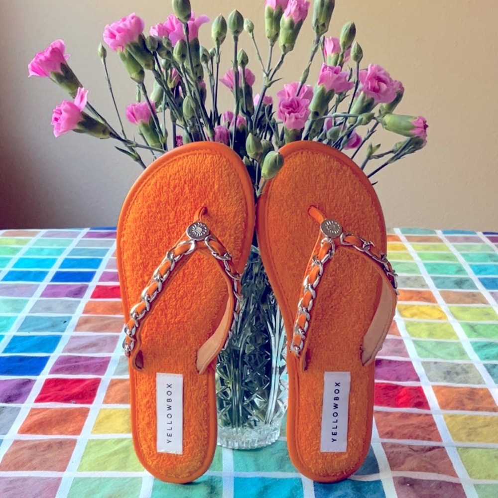 🌞 YELLOW BOX ORANGE TERRYCLOTH EMBELLISHED SANDALS 🌞 NWOT 🌞NWOB 🌞